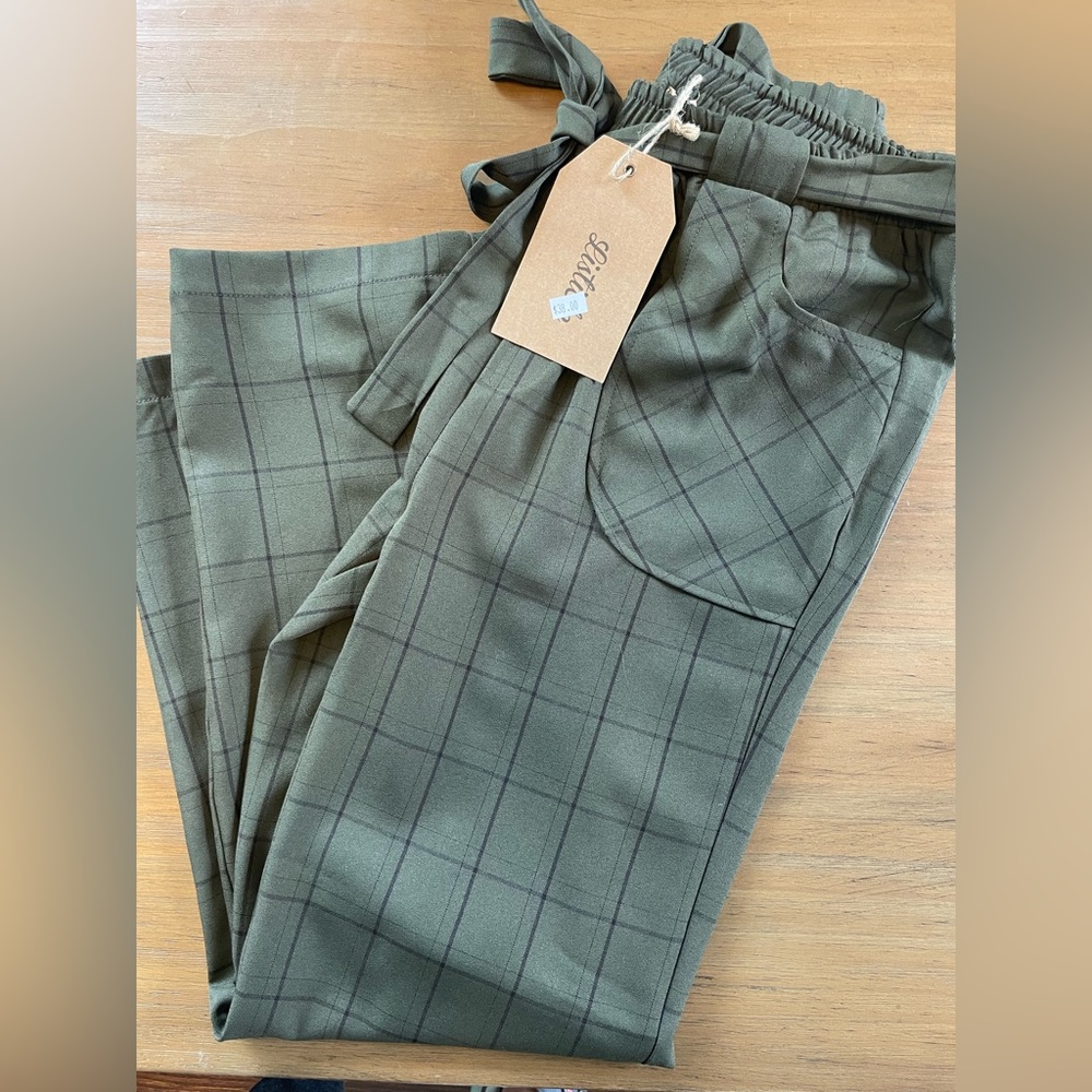 Listicle small trousers